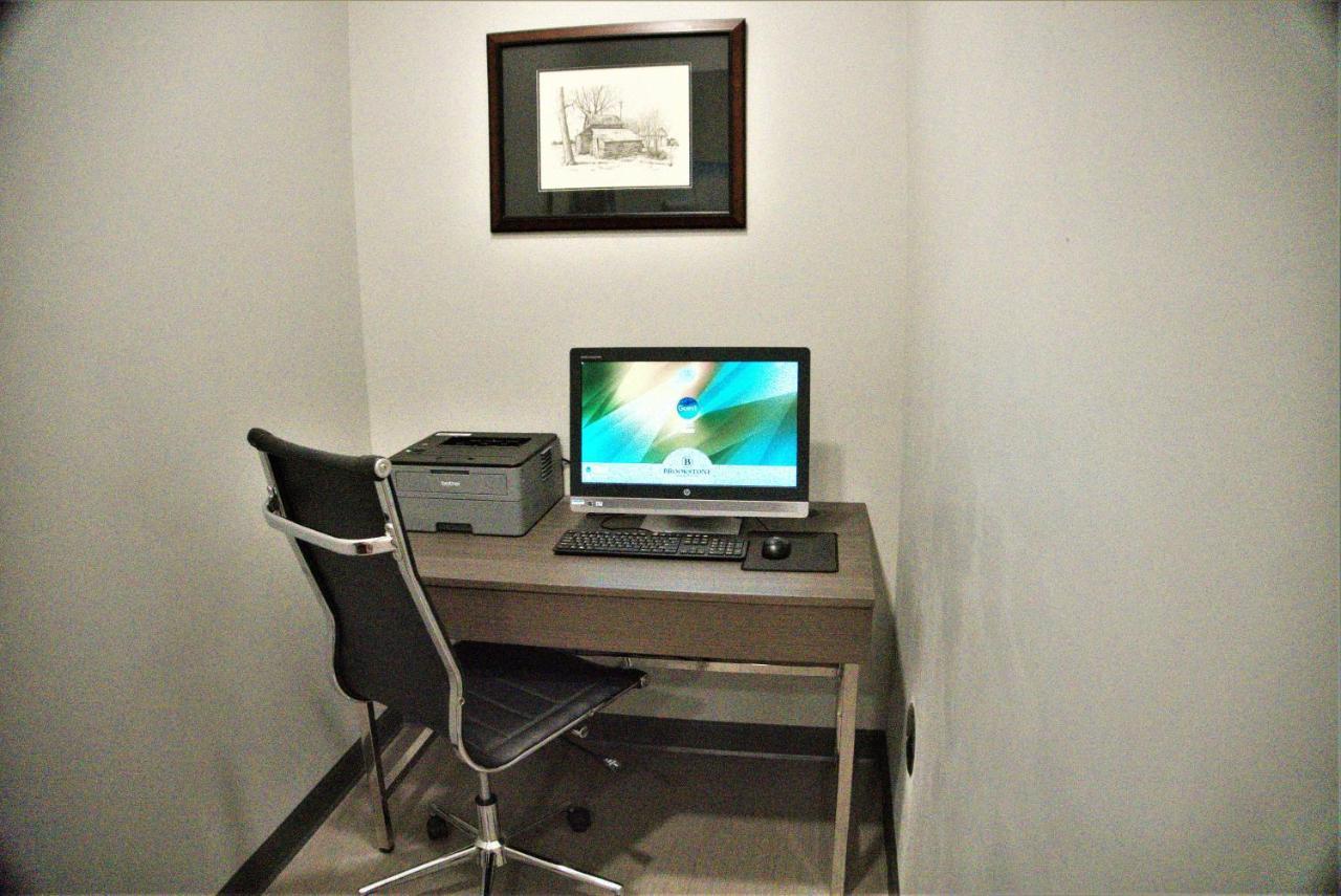 Brookstone Inn & Suites Fort Dodge Zewnętrze zdjęcie