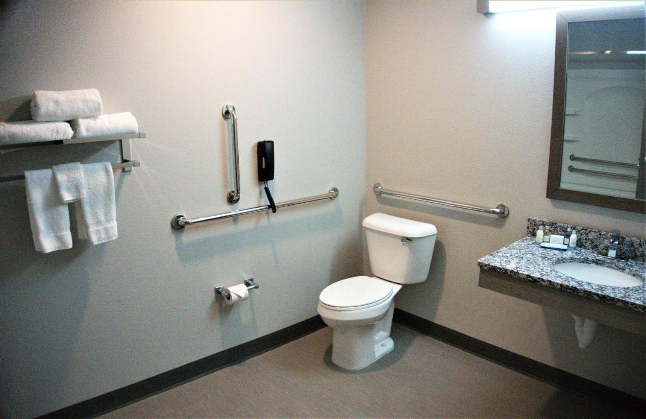 Brookstone Inn & Suites Fort Dodge Zewnętrze zdjęcie