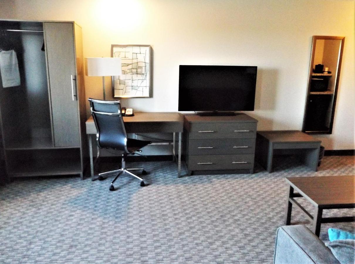 Brookstone Inn & Suites Fort Dodge Zewnętrze zdjęcie